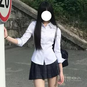 여성 가을 화이트 허리라인 셔츠 블라우스 JK 교복 스타일 자수 디테일 Z0407