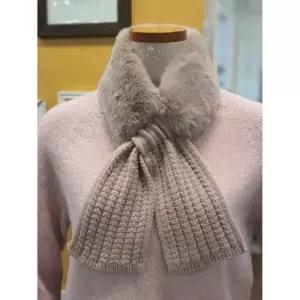 BCBG 세이브존01 니트 페이크 퍼 머플러 B4D0A403_A