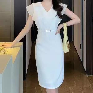 슬림핏원피스 물결모양 주름 장식 포인트 흰원피스 정장룩 원피스