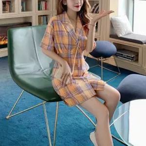 발랄한 더블버튼 체크 원피스