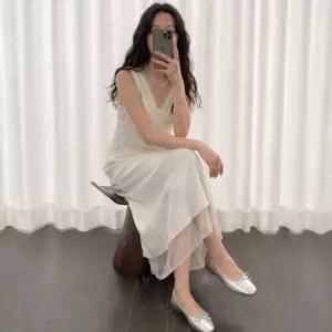 플라스틱 아일랜드 PLASTIC ISLAND 브이넥 프릴 레이스 배색 맥시 롱 나시 원피스 2COLOR PY5WO432