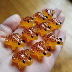 인형의 집 정원 이끼 풍경을위한 10pcs 수지 개구리 어둠 속에서 빛나는 미니어처 장식품
