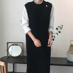 오버사이즈 체형커버 원피스 다양한 레이어드 코디에 활용하기 좋은 라운드넥 롱 니트 조끼
