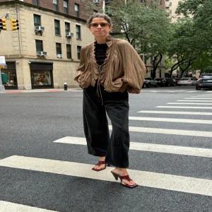 ZARA 자라 ZW 컬렉션 미드라이즈 릴랙스드 앵클 청바지 - 블랙 1934/240/800