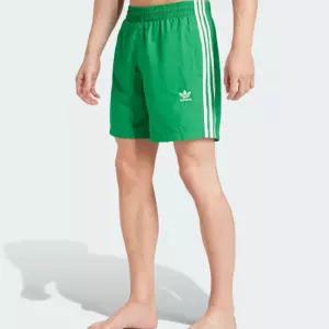 아디다스 ADIDAS 아디컬러 3-스트라이프 스윔 쇼츠 IY1552