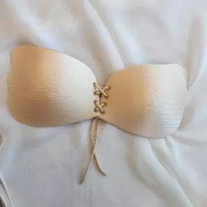 A컵 코르셋 실리콘 누드브라 볼륨패드 브라캡 B컵