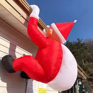2025년 최신형 담넘는산타 대형 2m 3m 외벽 옥외 매달린 산타클로스 크리스마스 야외 건물 장식 소품 매달린 산타풍선 벽장식 카페 옥외