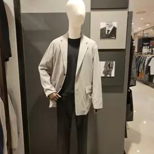 [롯데백화점]지이크 SS 세미오버핏 그레이 빅포켓 홑겹스판재킷 4028 DHSIEG