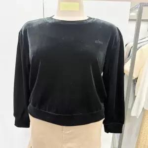 벨벳자수맨투맨 VB6YTSM591ZGN