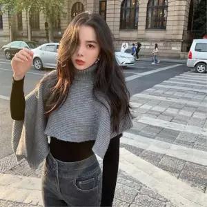 여성 니트 터틀넥 언발란스 숄 망토 케이프 내추럴 봄