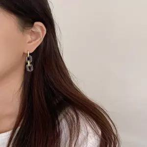 acrylic chain earring