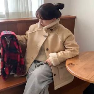 [국내정품] 키뮤어 KIIMUIR (우먼) 무스탕 하프코트_베이지 KBEWWJP004BE