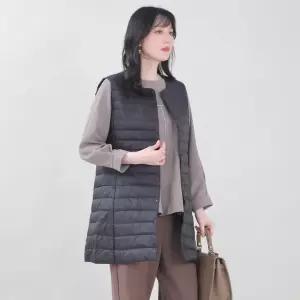 애비뉴투지 엄마옷 메리 라운드 브이 넥 변형 오리털 경량 패딩 조끼 V09133