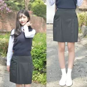 라인이 예뻐보이는 차콜 주름치마 이무 (주 여고생