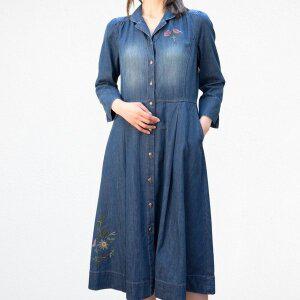 [비꼴리끄]데님 스포츠카라 자수 원피스 B252DO2190