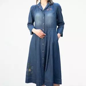 [롯데백화점]비꼴리끄 데님 스포츠카라 자수 원피스 B252DO2190