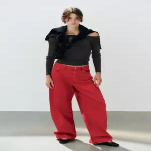 ZARA TRF 미드라이즈 오버사이즈 배기 스티치 청바지 - 레드 6045/250/600
