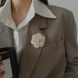 [루즈루나]사르데 진주 자개 꽃 정장 자켓 혼주 한복 브로치