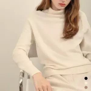 올리비아로렌 MG01 하이넥  니트탑_ 신선도원몰 VOBBL4W9321