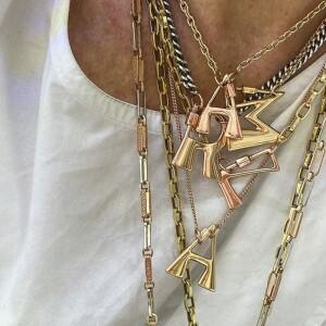 Juya 18K 골드 도금 장식 문자 패스너 DIY 교수형 체인 알파벳 쥬얼리 제작을위한 스프링 볼트 카라비너