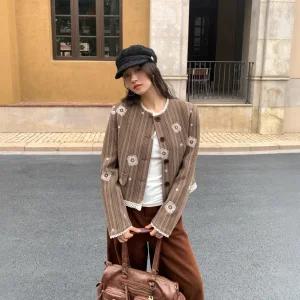 MYC 여성 추노전 앤티크 자수 울 라운드 레이스 하프 코트 ADOR