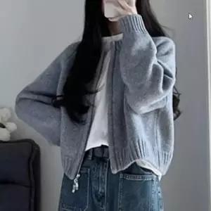 디자인이 가디건 트렌디한 크롭 니트 실루엣과 돋보이는 지퍼형 아우터 높은 투웨이 니트 활용도