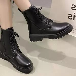 여성 데일리 빅사이즈 어반 라인 레이스업 워커 플랫워커 블랙 FC2B0