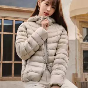 GRATINUM (그래티넘) UNI 라이트 다운 자켓_Light Beige