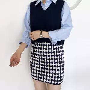 여자 다이아 포커스 니트 숏 스커트 DJW-SKA-SCAT1033-블랙-R1