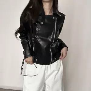 라이더자켓 여자 블랙 유광 크롭 슬림핏 레더