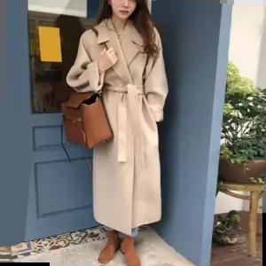 클래식 디자인 여자 소프트 모직 소재 롱코트