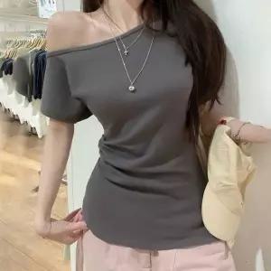 날씬해보이는 코디 룩 티셔츠 데이트 오프숄더 슬림핏