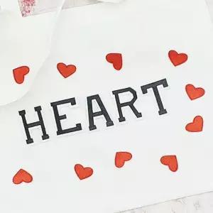 빨간하트의류와펜 포인트되는 레드계열와펜 빨간하트자수와펜 레드계열와펜