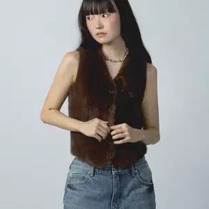 유희 STAR FUR VEST BROWN 5312375