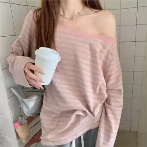 [라일리여성의류] Rly 오프숄더 티셔츠 스트라이프 박시핏 단가라 보트넥