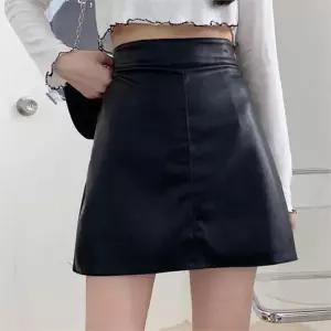 [오노마] ONM 깔끔한 스타일 레더 소재 여성 A라인 숏기장 치마