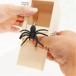 거미 시뮬레이션 나무 상자 곤충 유령의 집 공포 장면 레이아웃 작은