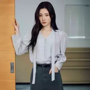 [롯데백화점]온앤온 퍼프 슬리브 타이 블라우스 NEW5XB285