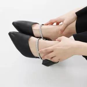 [하프클럽/쁘띠제]큐빅 스트랩 여성 미들힐 뮬 블로퍼 구두 (5cm) 리벨리
