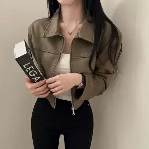 여성 스웨이드 소재 오버핏 짧은 크롭 스타일 예쁜 자켓 후드 지퍼 간절기 후리스 집업  슬림핏