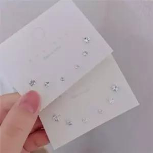오너클랜 편안한 귀걸이 은침 세트 미니 데일리 투명 아기자기 큐빅 라운드 스타일리쉬 웨딩게스트
