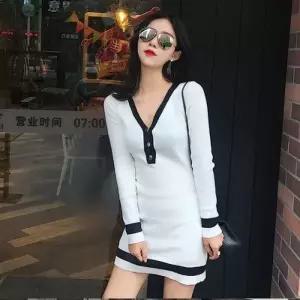 신상오픈런 신상오픈런 설렘 배색 브이넥 슬림핏 니트 미니 포인트
