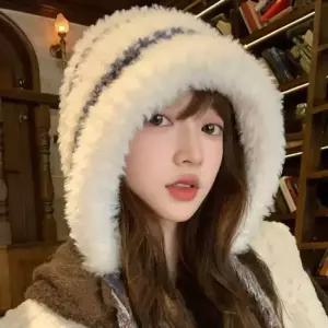  뽀송뽀송 귀달이 털모자 여성 겨울 니트 스트랩 끈 모자 귀여운 여자 겨울 방한 털모자 스키장 크리스마스 