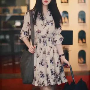미니멀 여자 트임 브이넥 플라워 스모크밴딩 프릴 옷자락