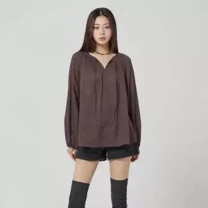 [롯데백화점]랩 라운드넥 셔링 블라우스(AR3WB860)