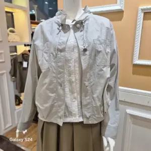여름26 샬롯 점퍼 B6B3R101