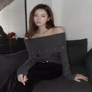 [모어렌] [MADE] 데엔 펀칭 오프숄더 골지 니트