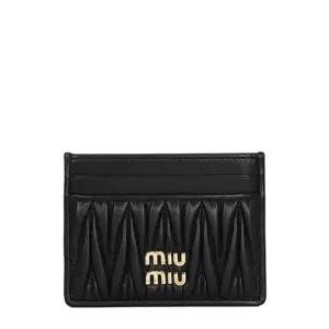 미우미우 MUST IT_ 26FW 블랙 마테라쎄 나파 카드지갑 5MC076 AFPP F0002