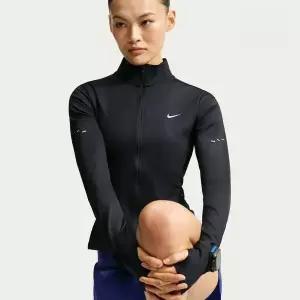 나이키 스위프트 여성 드라이 핏 풀집 러닝 재킷 IM7537-010
