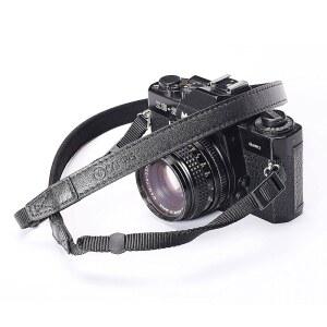 CANPIS 미러리스 컴팩트용 얇은 가죽 카메라 넥 스트랩 블랙 CP008 급 천연 레이어 부드러운 플록킹 패드 길이 조절 가능 등 호환 여행 및 스트리트 사진용